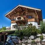 Family Retreat Мариа-Альм