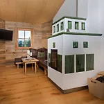 Дом отдыха Family Retreat