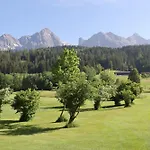 Дом отдыха Family Retreat