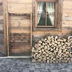 Family Retreat Дом отдыха *