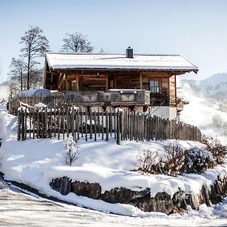 別荘 Family Retreat