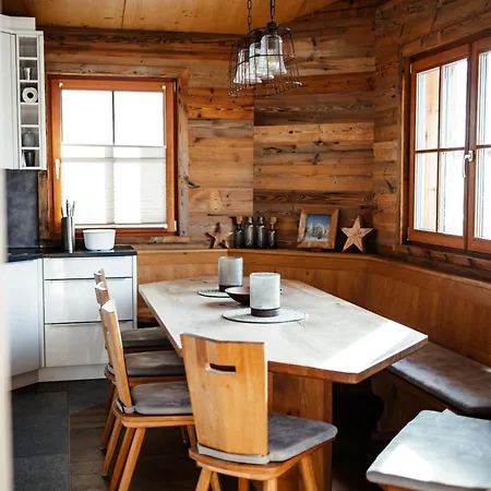 Family Retreat * マリア・アルム・アム・シュタイナーネン・メアー